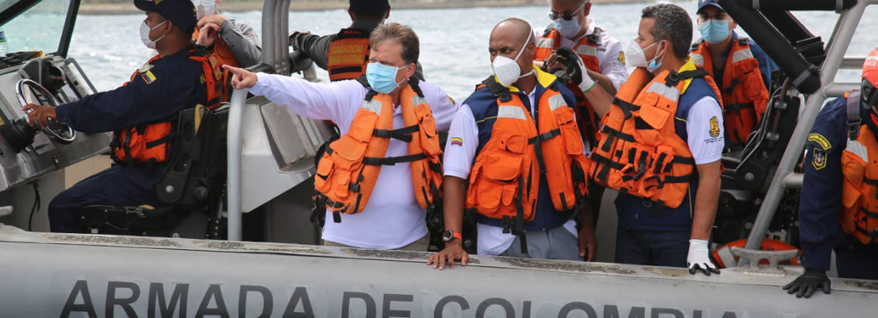 Gobierno Nacional inspecciona trabajos de reparación del emisario submarino de la isla de San Andrés.