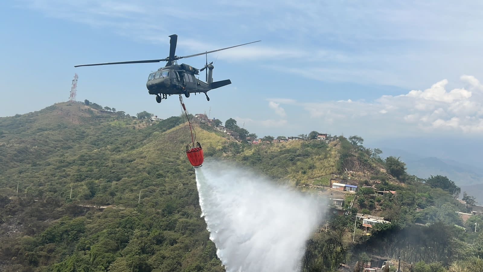 UNGRD atiende incendios forestales en diferentes regiones de Colombia