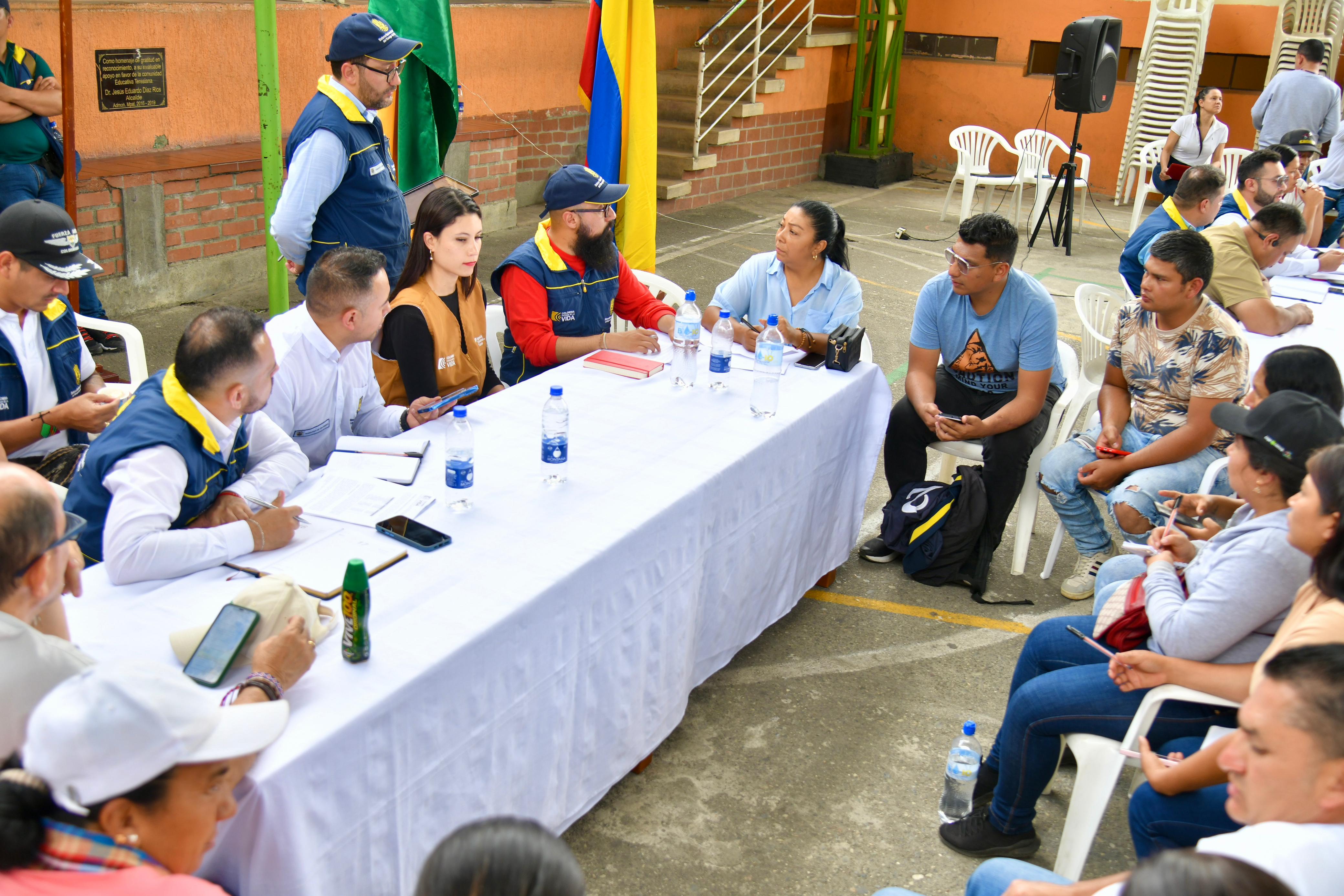 UNGRD logra acuerdos para atender damnificados por las emergencias en Rosas, Cauca, y levantar bloqueo en la vía Panamericana