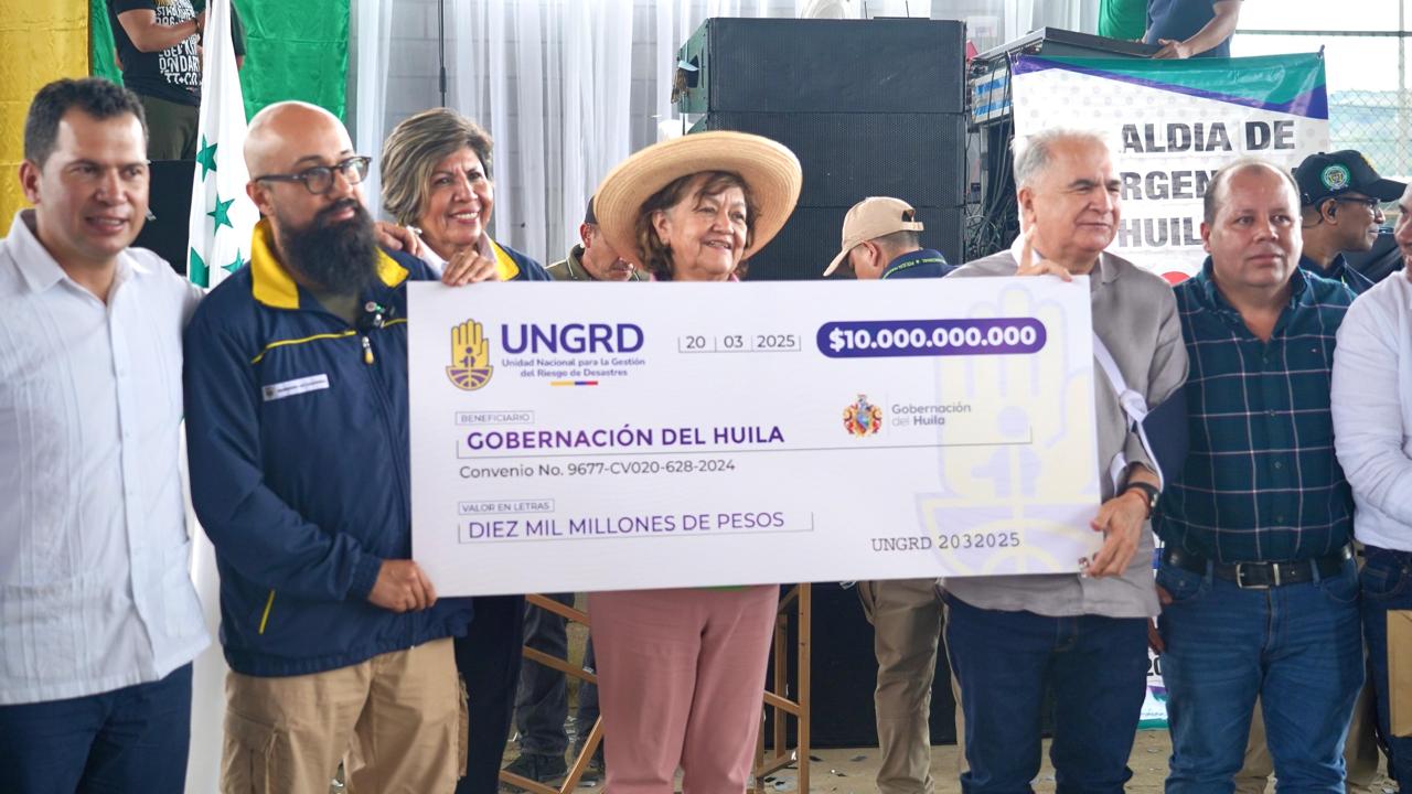 Millonaria inversión de la UNGRD en maquinaria amarilla para atender emergencias en el Huila