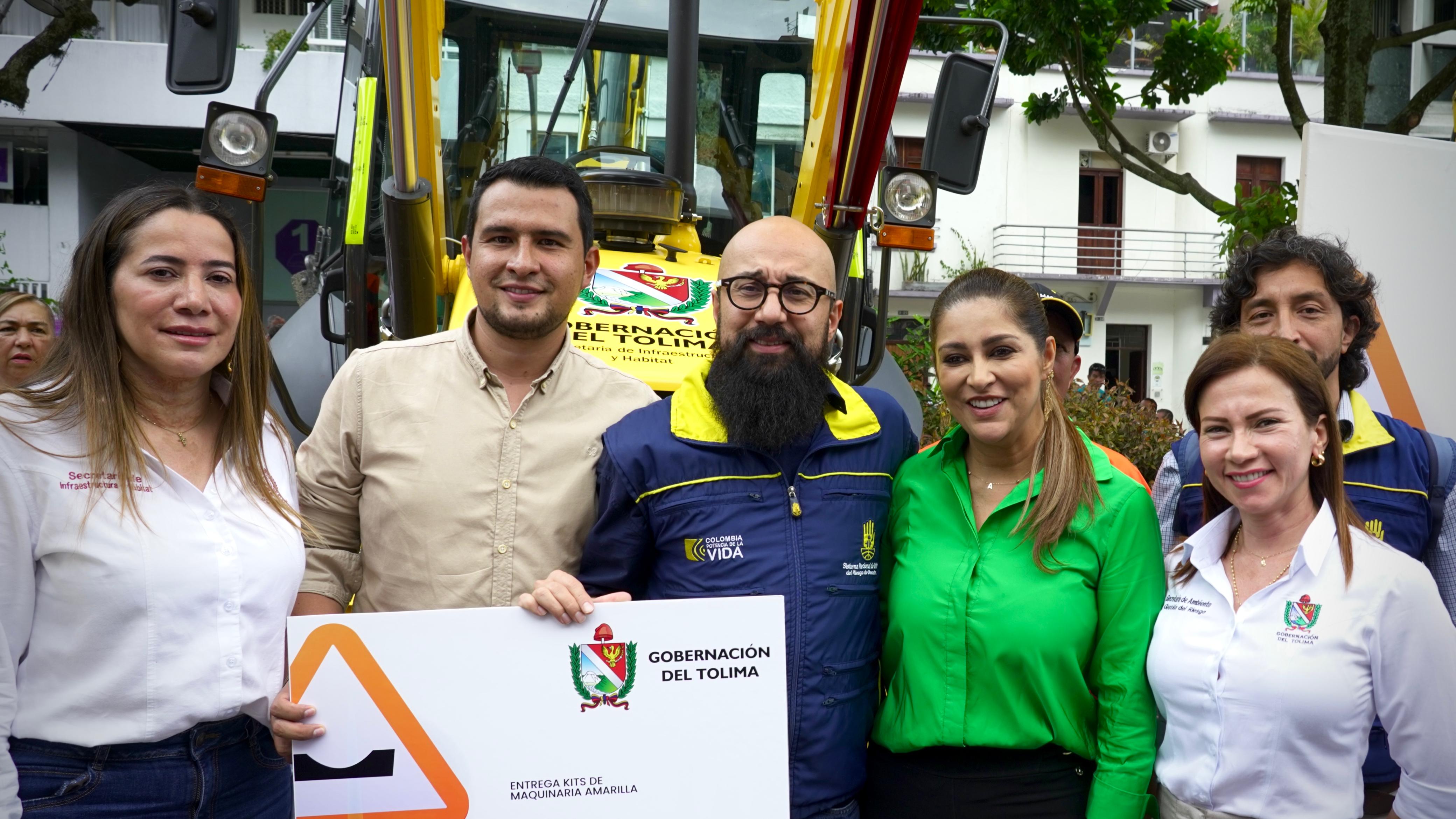 UNGRD entrega 10 mil millones de pesos para maquinaria amarilla en el Tolima