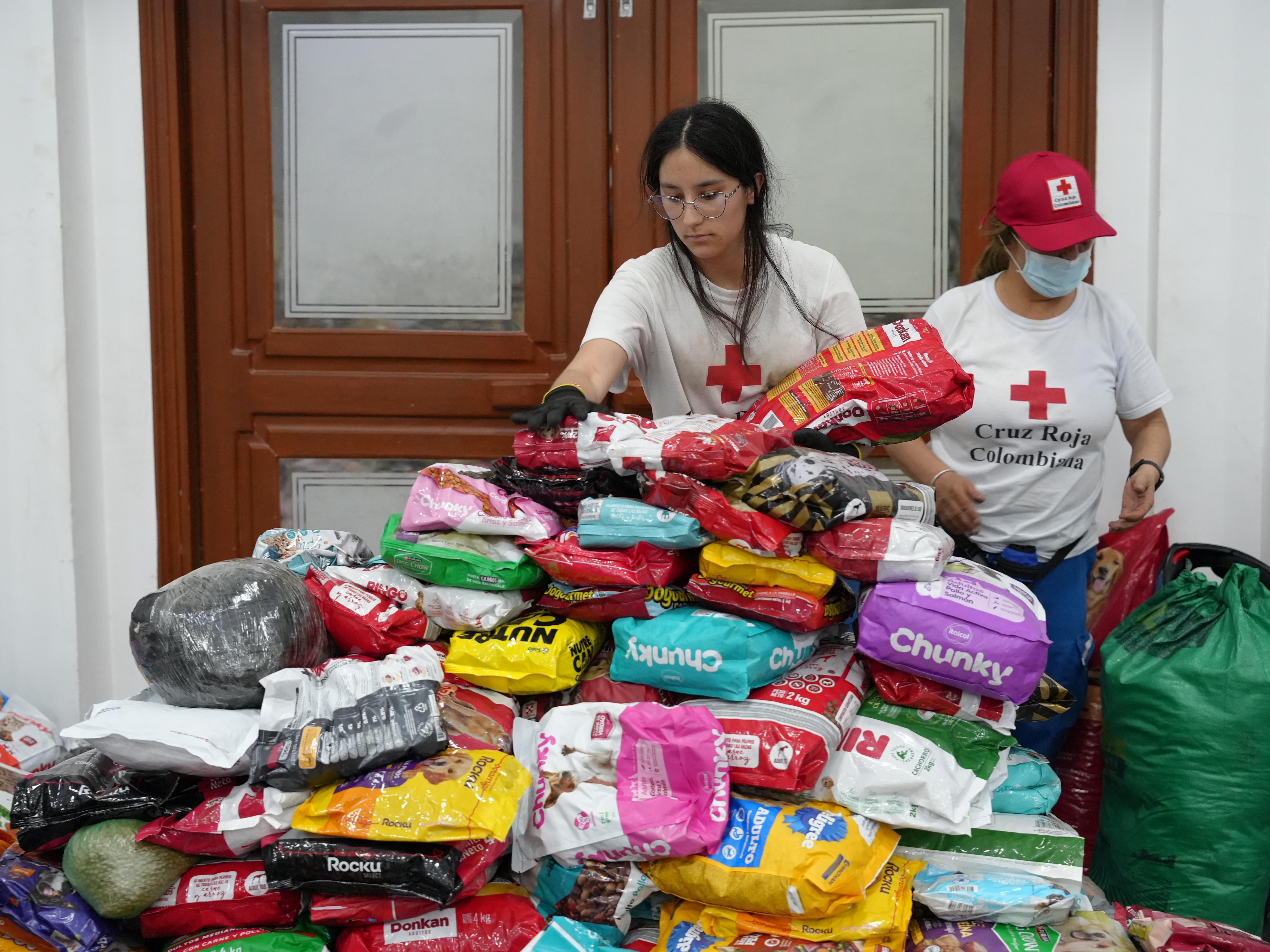 Llegan 14 toneladas de alimento para animales afectados por las inundaciones en Córdoba
