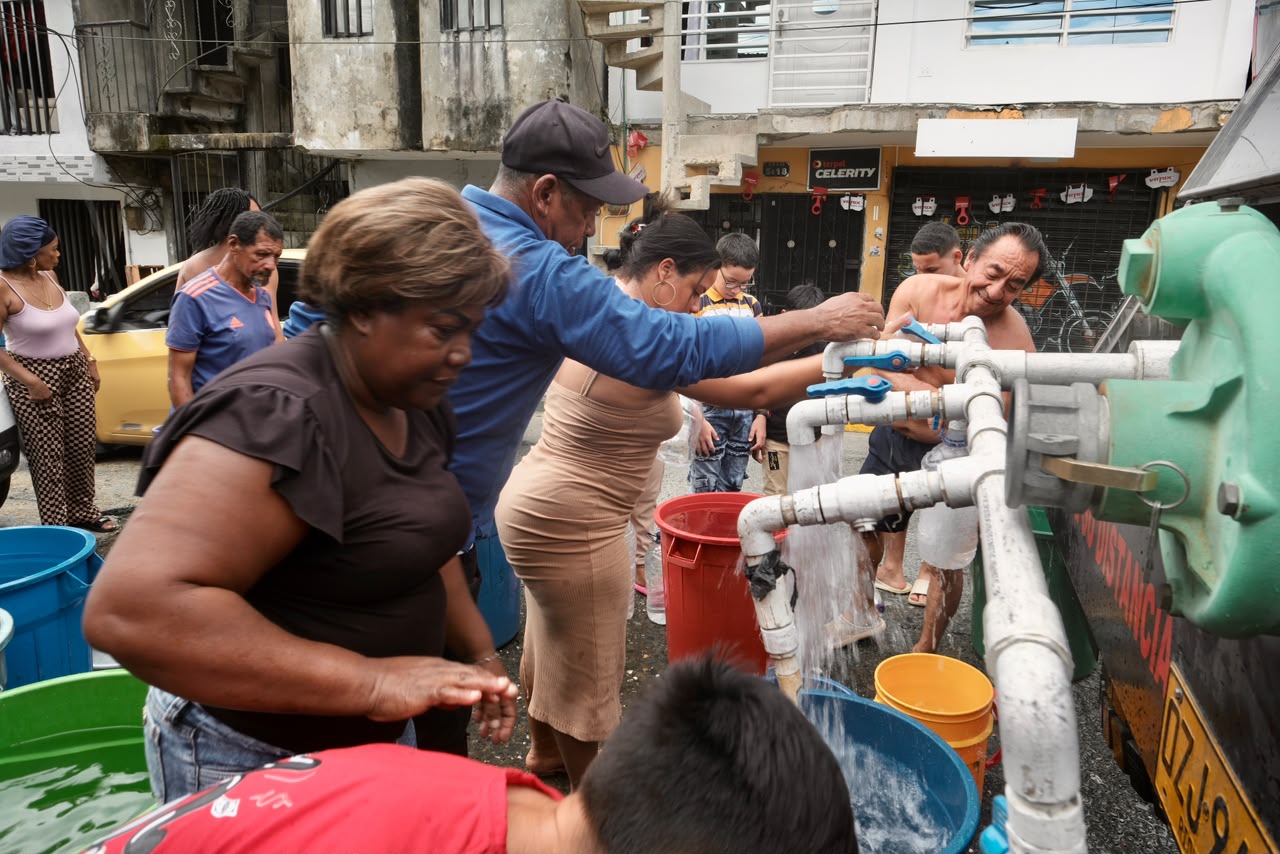23 carrotanques, equipos médicos y clases virtuales: plan del Gobierno para enfrentar emergencia en Buenaventura