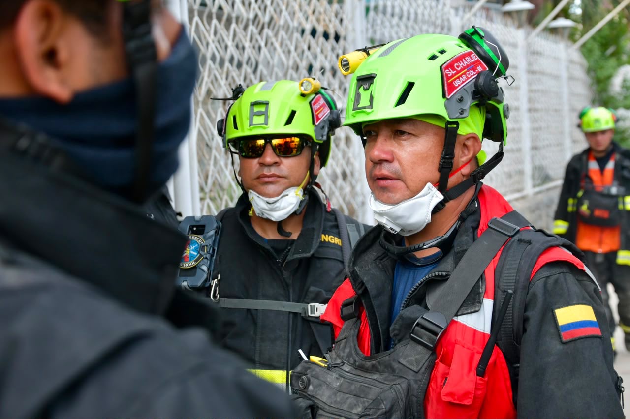 Equipo de rescate colombiano completa 96 horas de búsqueda ininterrumpida en Venezuela