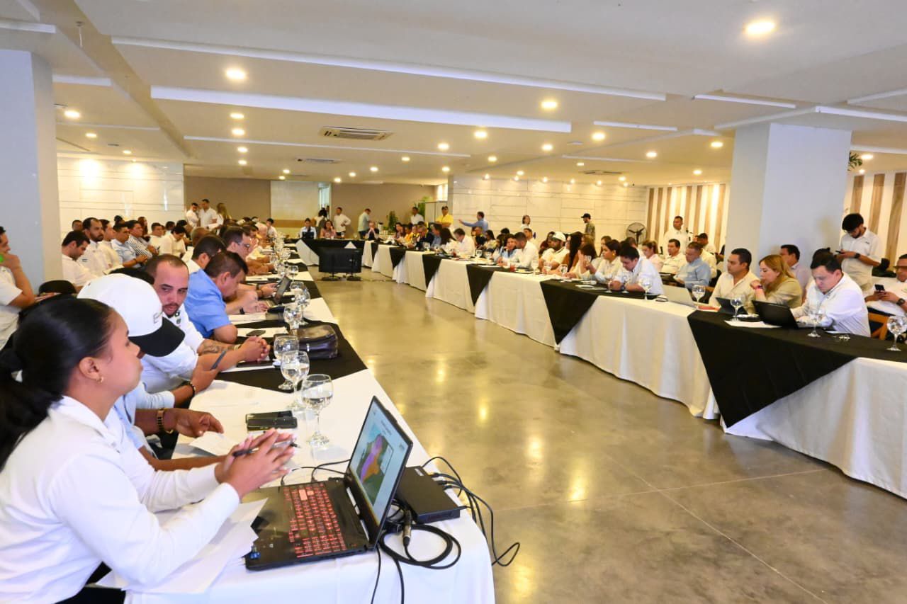 Gobierno nacional se reunió con 25 alcaldes de Córdoba y definió acciones para acelerar la recuperación del departamento