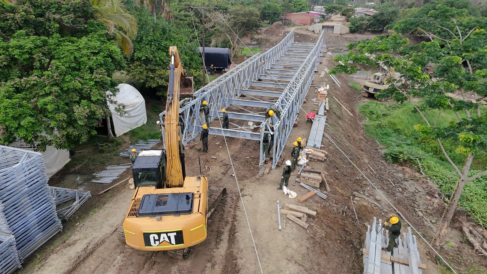 UNGRD entrega puente vehicular en Guaranda que reconecta a más 11 mil personas